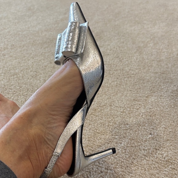 Worthington Metallic Silver Bow Slingback Heels - Picture 12 of 13
